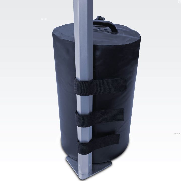 Detail kaalu, mis on kinnitatud kiirkokkutatava telgi jalale (täidis vesi)